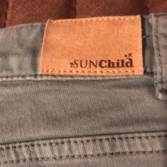 Sun Child Shorts - Picture 3 of 4